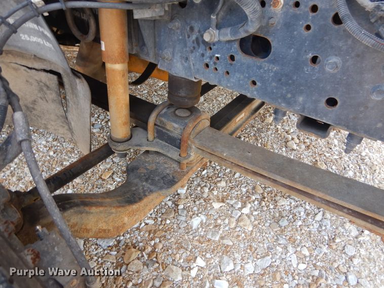 image for item DH5165 2004 GMC C6500  utility truck