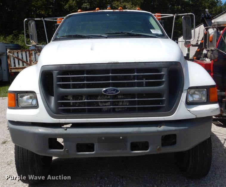 image for item DH5166 2000 Ford F750 Super Duty XL  flatbed truck