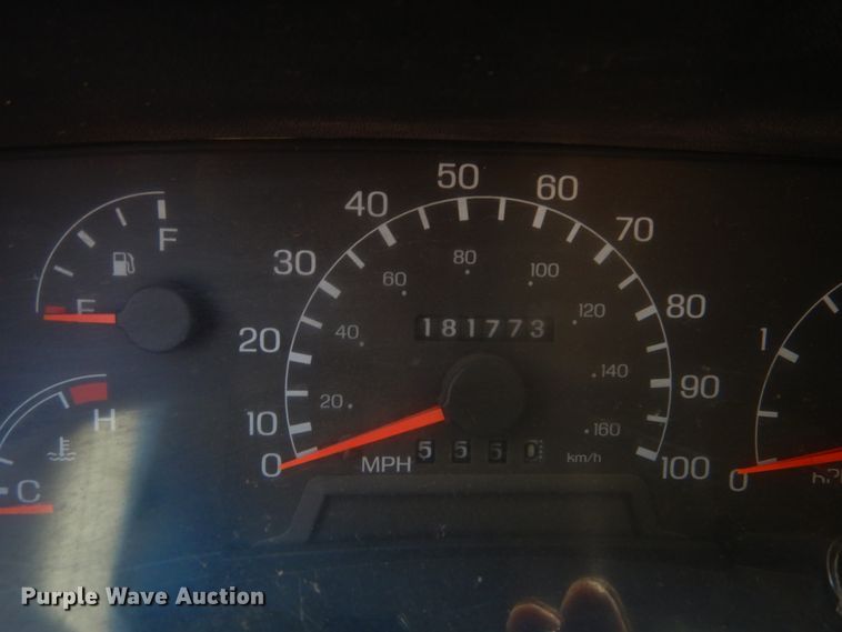 image for item DH5166 2000 Ford F750 Super Duty XL  flatbed truck