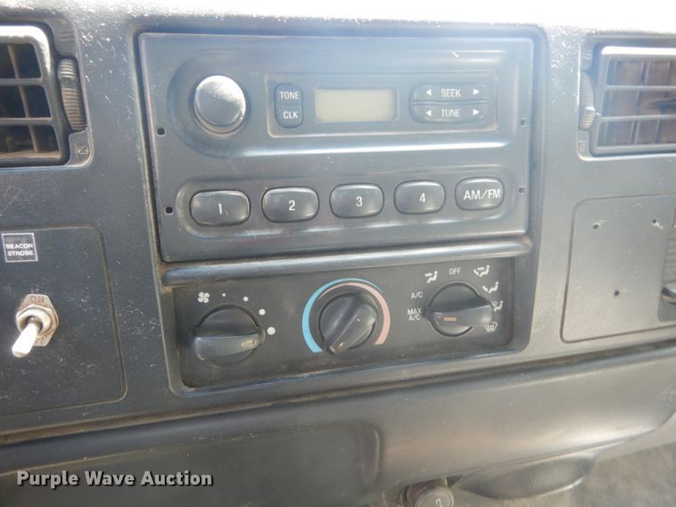 image for item DH5166 2000 Ford F750 Super Duty XL  flatbed truck