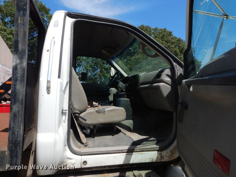 image for item DH5166 2000 Ford F750 Super Duty XL  flatbed truck