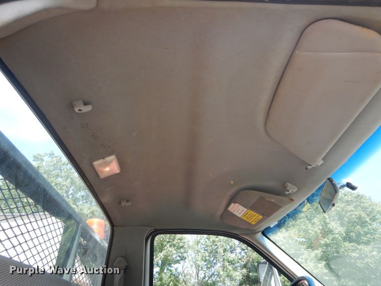 image for item DH5166 2000 Ford F750 Super Duty XL  flatbed truck