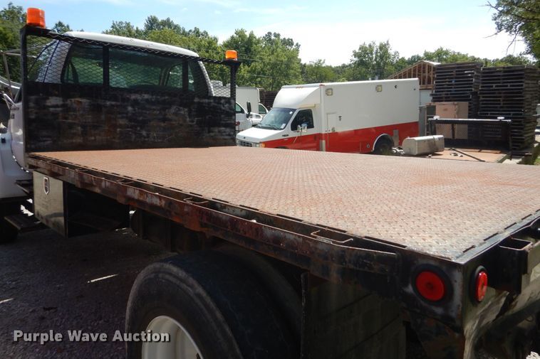 image for item DH5166 2000 Ford F750 Super Duty XL  flatbed truck