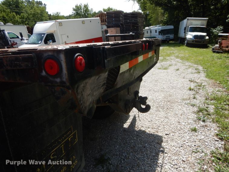 image for item DH5166 2000 Ford F750 Super Duty XL  flatbed truck