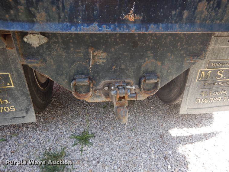 image for item DH5166 2000 Ford F750 Super Duty XL  flatbed truck