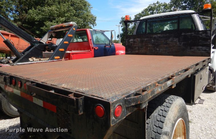 image for item DH5166 2000 Ford F750 Super Duty XL  flatbed truck