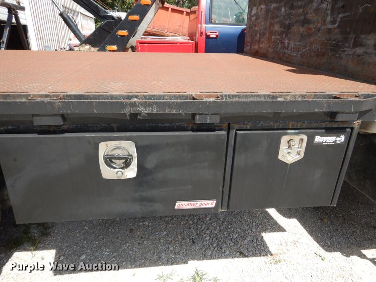 image for item DH5166 2000 Ford F750 Super Duty XL  flatbed truck