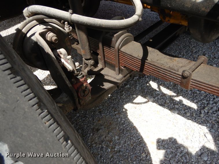 image for item DH5166 2000 Ford F750 Super Duty XL  flatbed truck