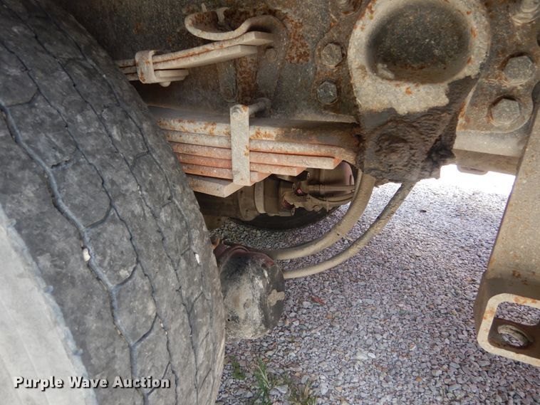 image for item DH5166 2000 Ford F750 Super Duty XL  flatbed truck