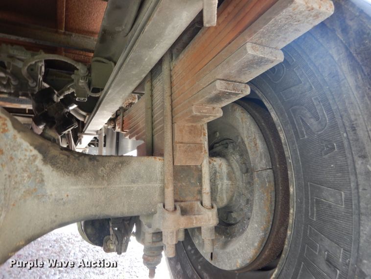 image for item DH5166 2000 Ford F750 Super Duty XL  flatbed truck