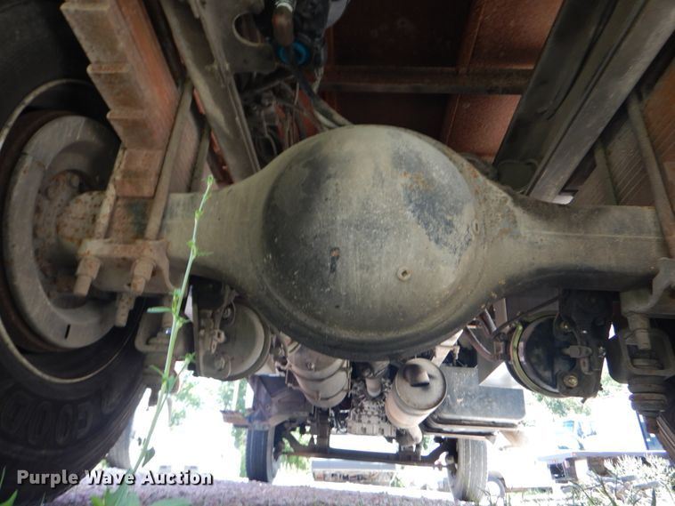 image for item DH5166 2000 Ford F750 Super Duty XL  flatbed truck