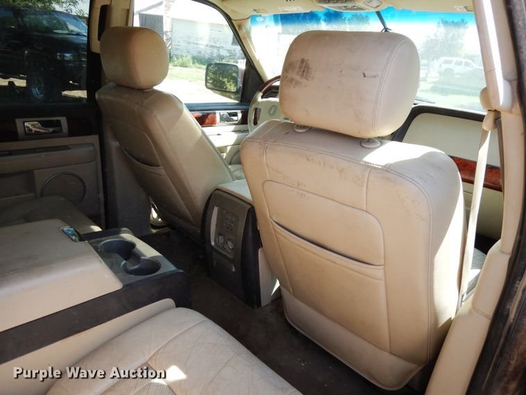 image for item DH6592 2003 Lincoln Navigator  SUV