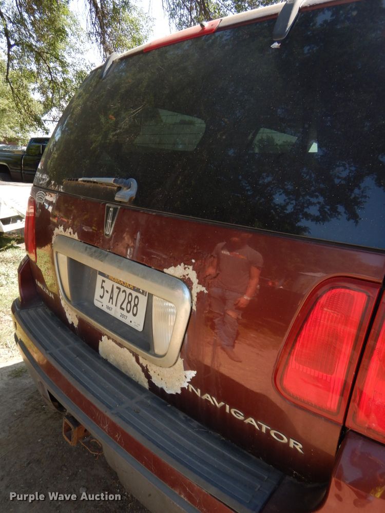 image for item DH6592 2003 Lincoln Navigator  SUV