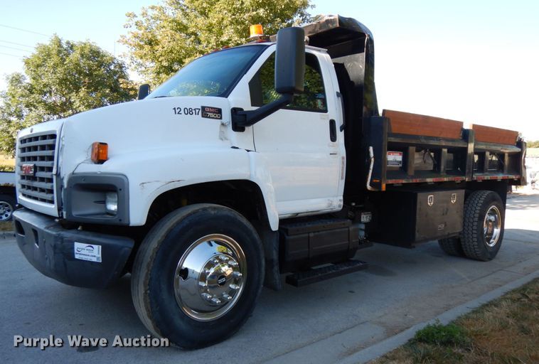 image for item DH6608 2004 GMC C7500  dump truck