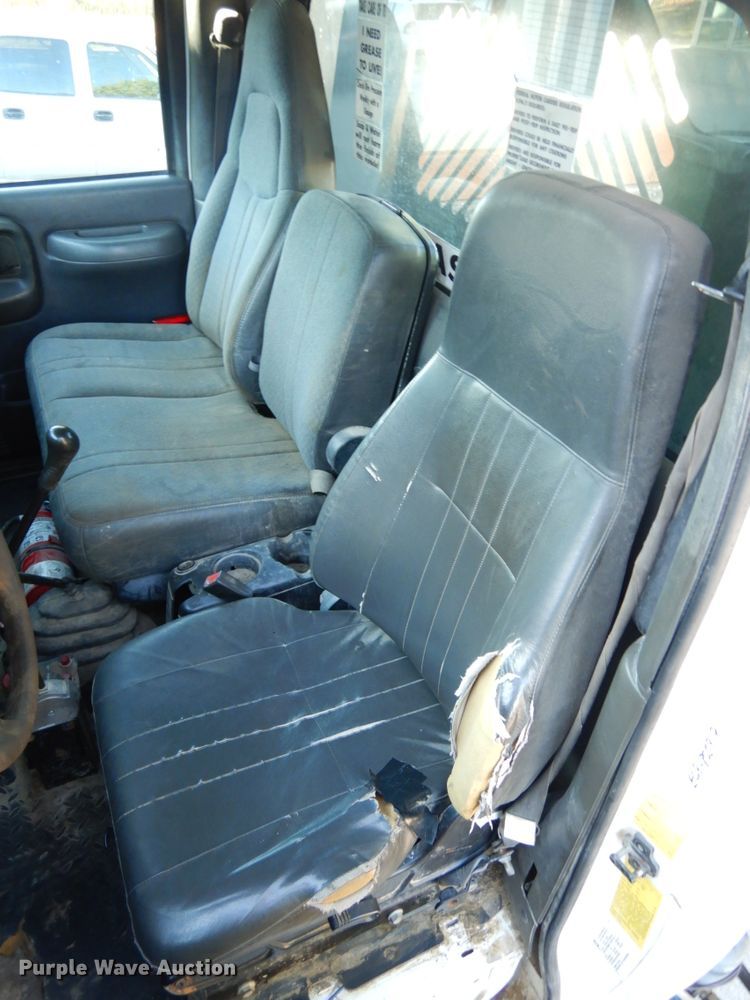 image for item DH6608 2004 GMC C7500  dump truck