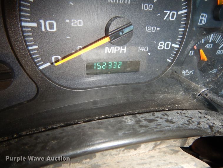 image for item DH6608 2004 GMC C7500  dump truck