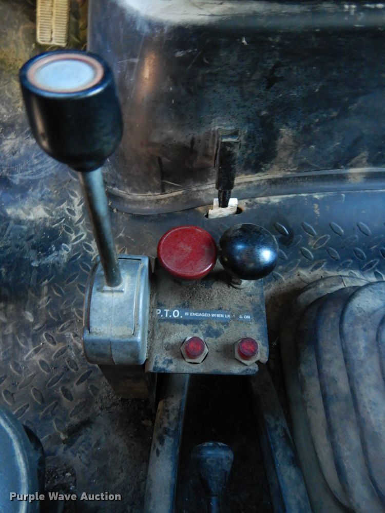 image for item DH6608 2004 GMC C7500  dump truck