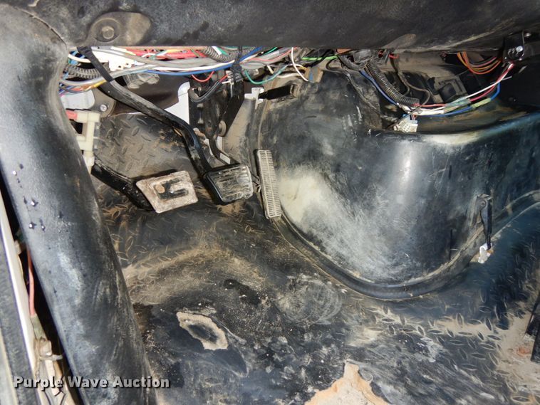 image for item DH6608 2004 GMC C7500  dump truck