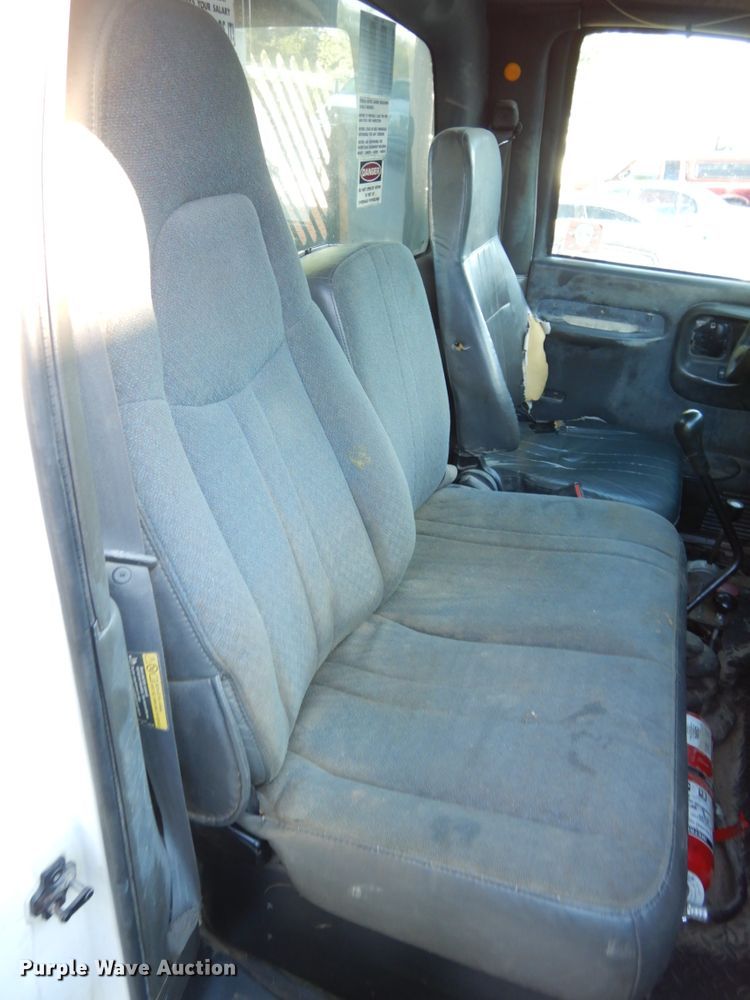 image for item DH6608 2004 GMC C7500  dump truck