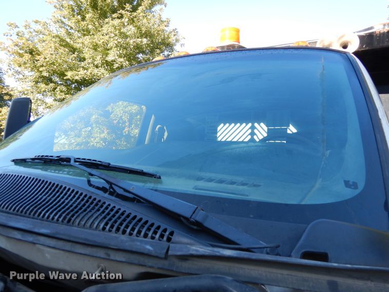 image for item DH6608 2004 GMC C7500  dump truck