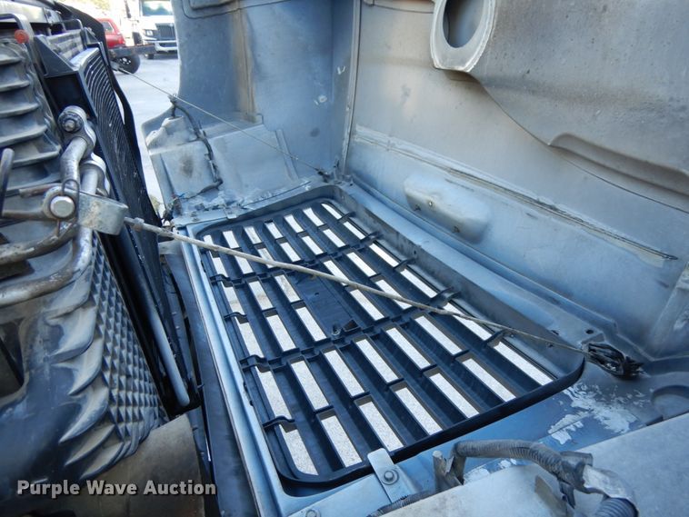 image for item DH6608 2004 GMC C7500  dump truck