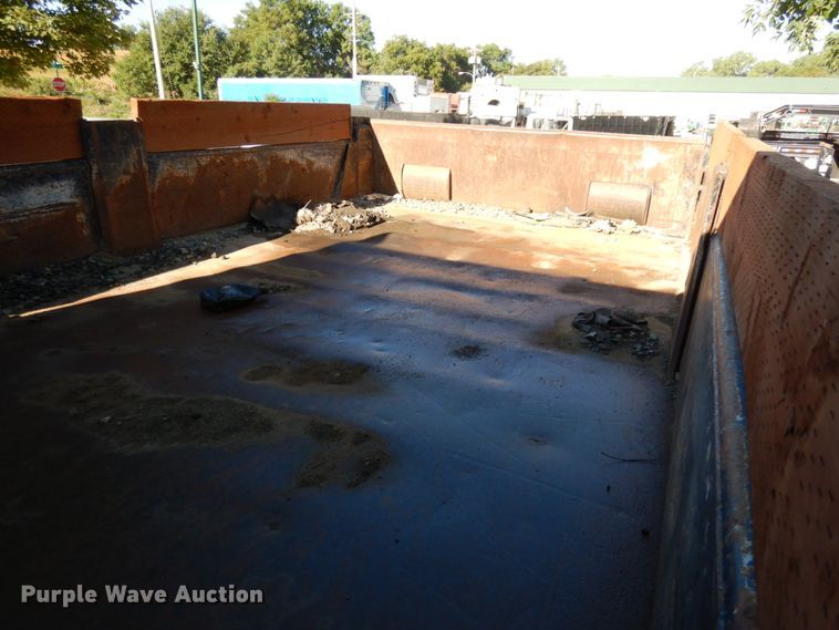 image for item DH6608 2004 GMC C7500  dump truck