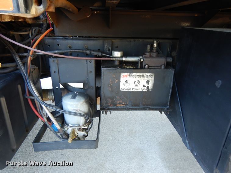 image for item DH6608 2004 GMC C7500  dump truck