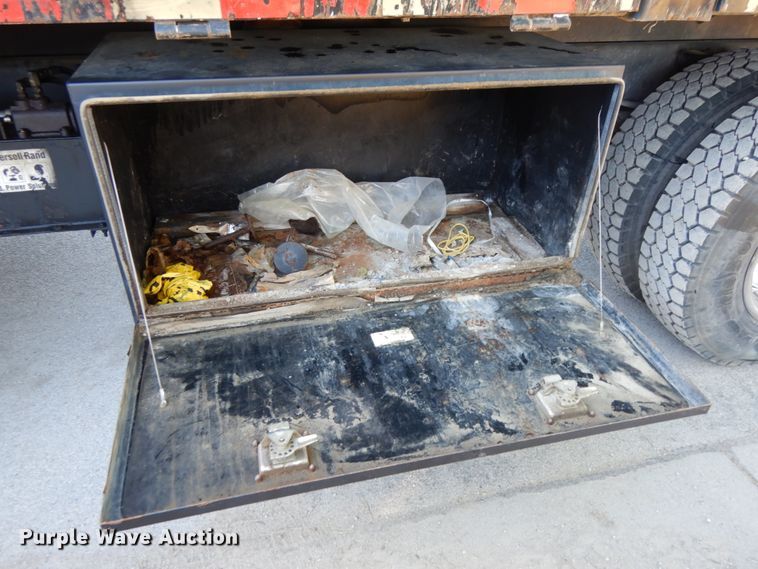 image for item DH6608 2004 GMC C7500  dump truck