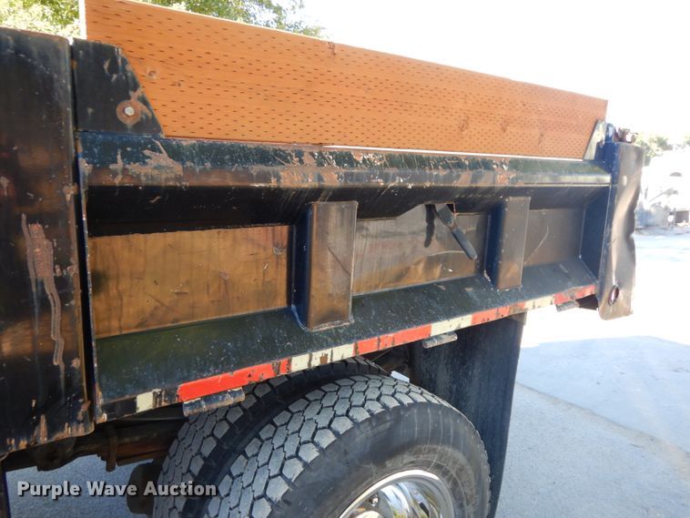 image for item DH6608 2004 GMC C7500  dump truck