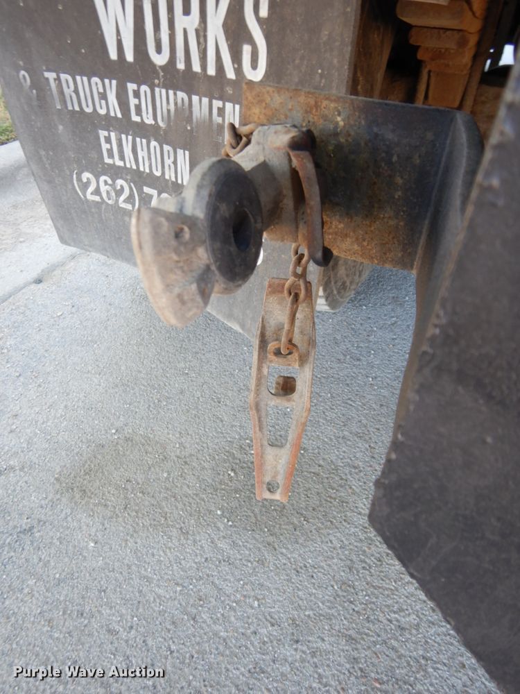 image for item DH6608 2004 GMC C7500  dump truck