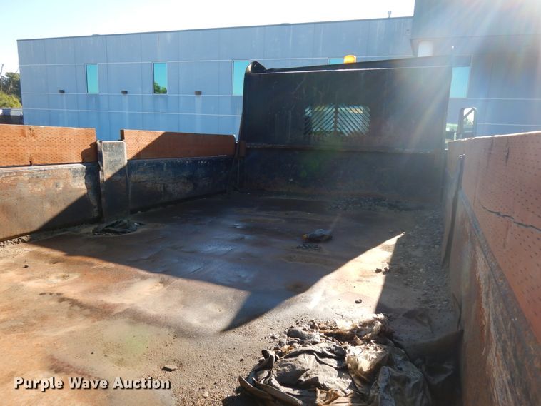 image for item DH6608 2004 GMC C7500  dump truck