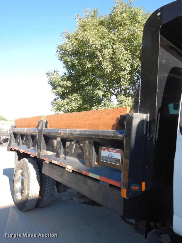 image for item DH6608 2004 GMC C7500  dump truck