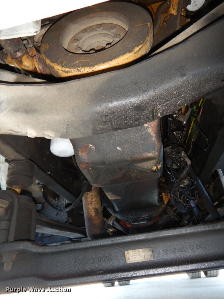 image for item DH6608 2004 GMC C7500  dump truck