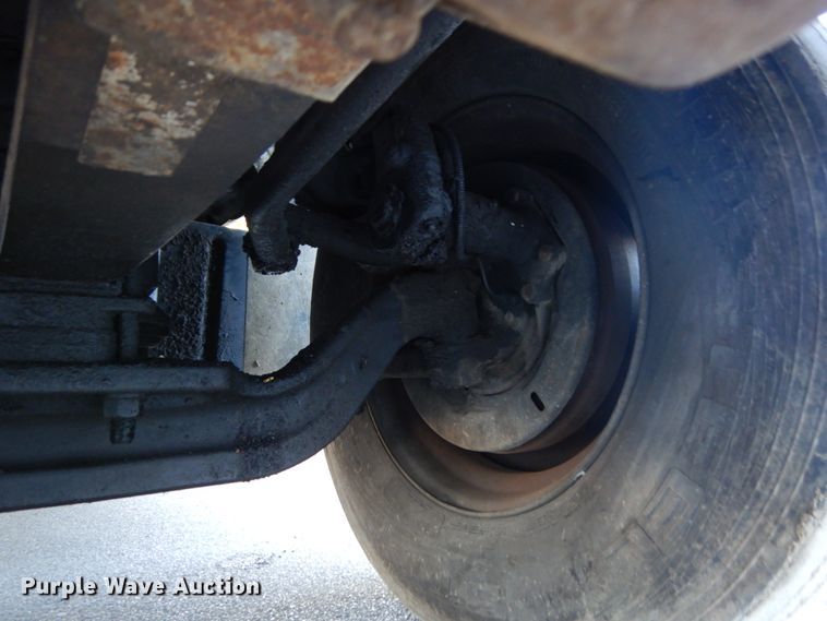 image for item DH6608 2004 GMC C7500  dump truck