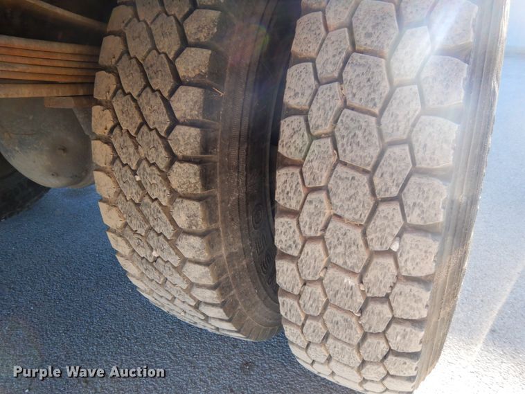 image for item DH6608 2004 GMC C7500  dump truck