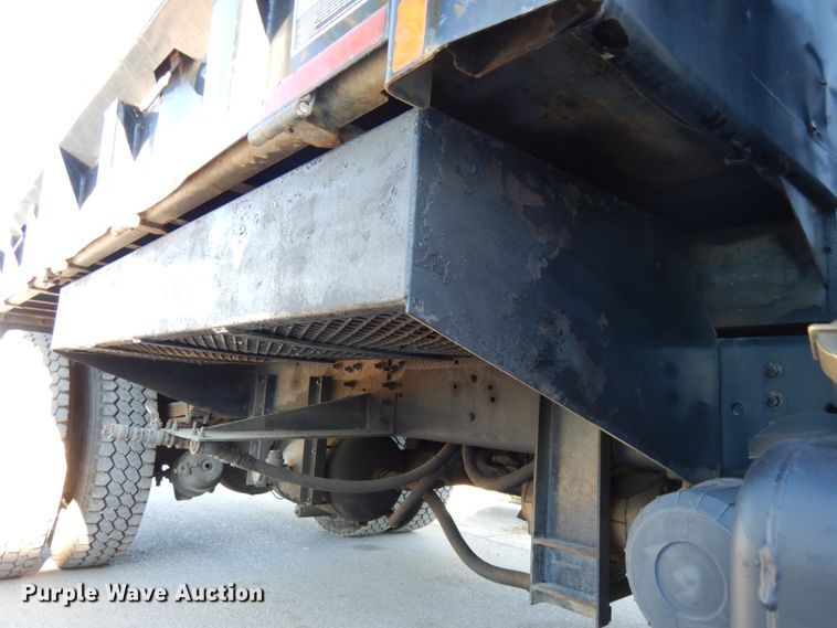 image for item DH6608 2004 GMC C7500  dump truck