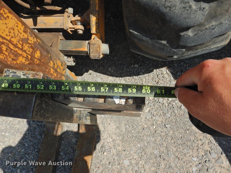 image for item DI0168 1980 John Deere 480B  forklift