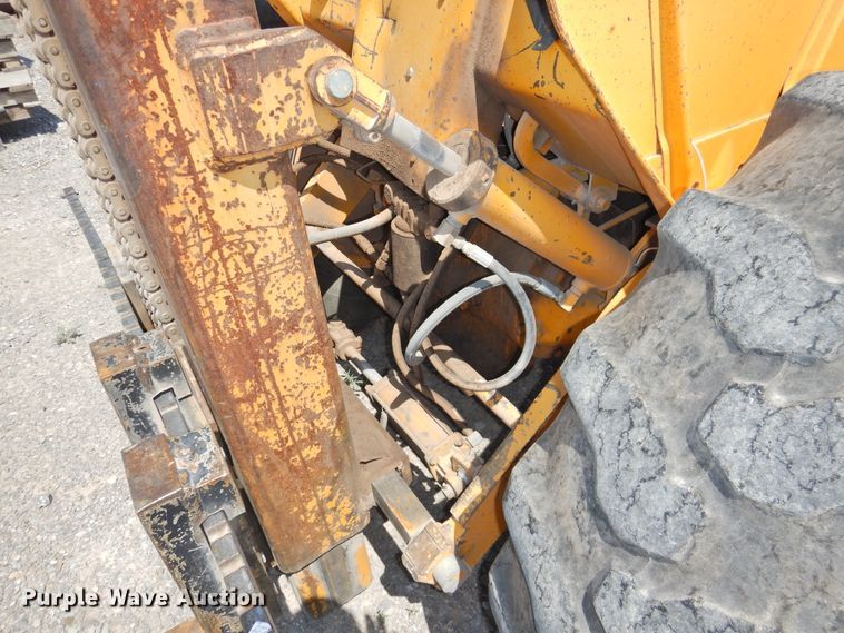 image for item DI0168 1980 John Deere 480B  forklift