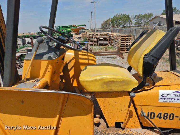 image for item DI0168 1980 John Deere 480B  forklift