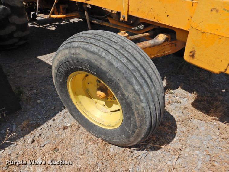 image for item DI0168 1980 John Deere 480B  forklift