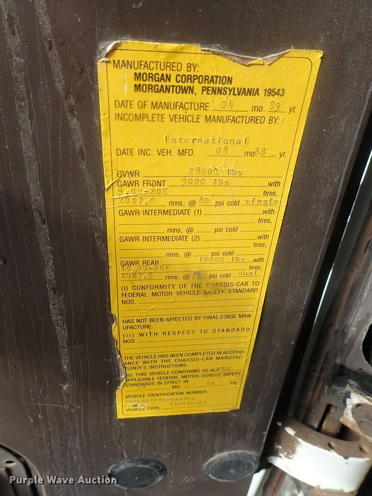 image for item DI4648 1992 International 4900  fuel truck