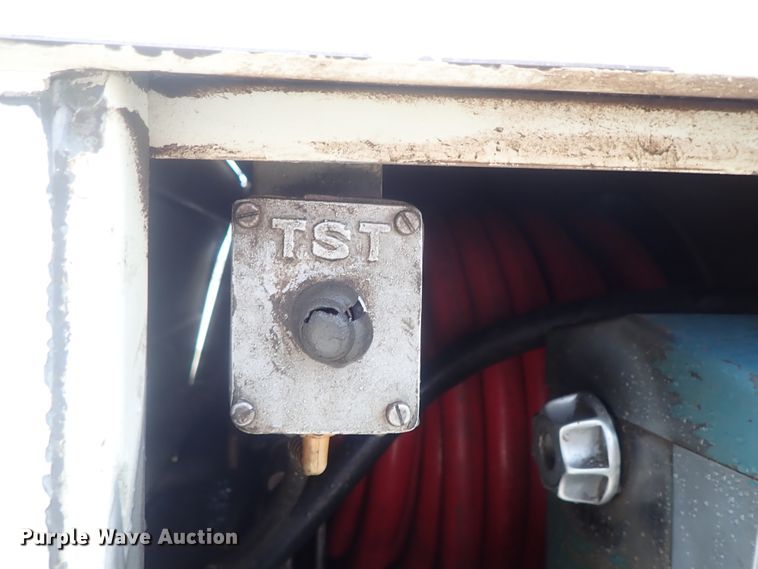image for item DI4648 1992 International 4900  fuel truck