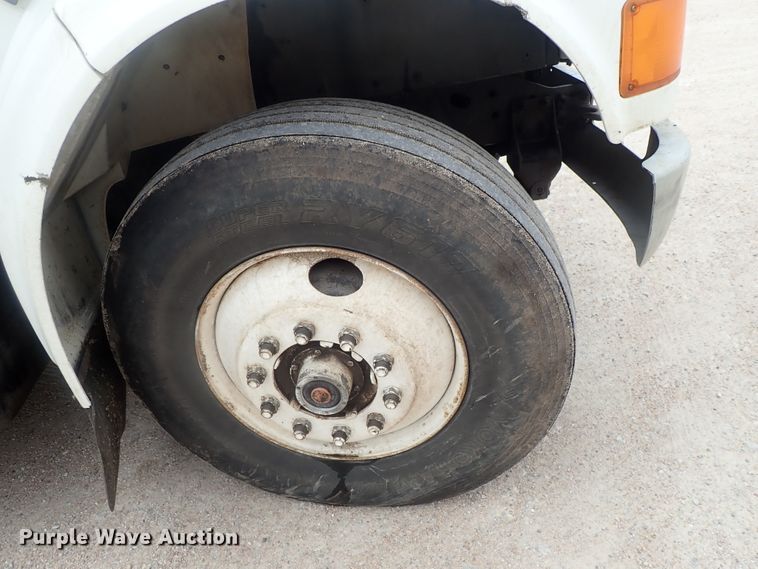 image for item DI4648 1992 International 4900  fuel truck