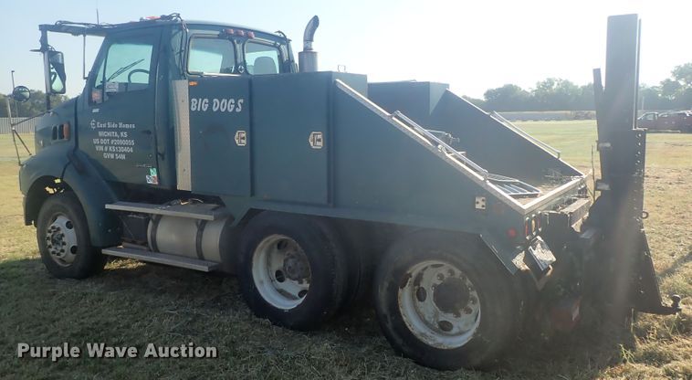 image for item DI4714 1998 Ford  toter truck