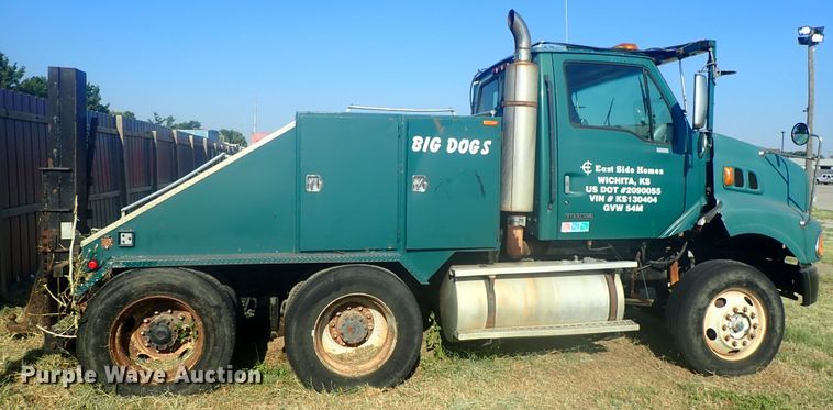 image for item DI4714 1998 Ford  toter truck