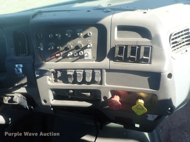 image for item DI4714 1998 Ford  toter truck