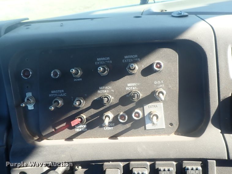 image for item DI4714 1998 Ford  toter truck