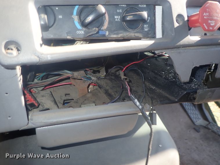 image for item DI4714 1998 Ford  toter truck