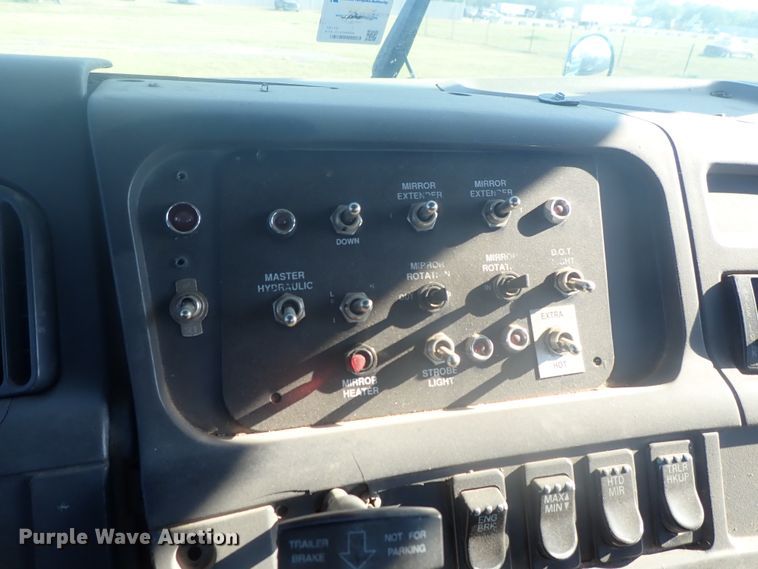 image for item DI4714 1998 Ford  toter truck