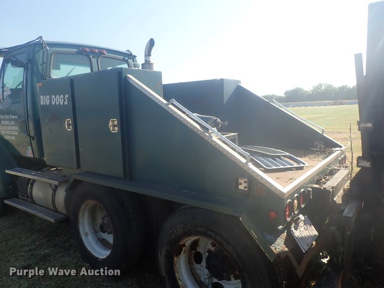 image for item DI4714 1998 Ford  toter truck